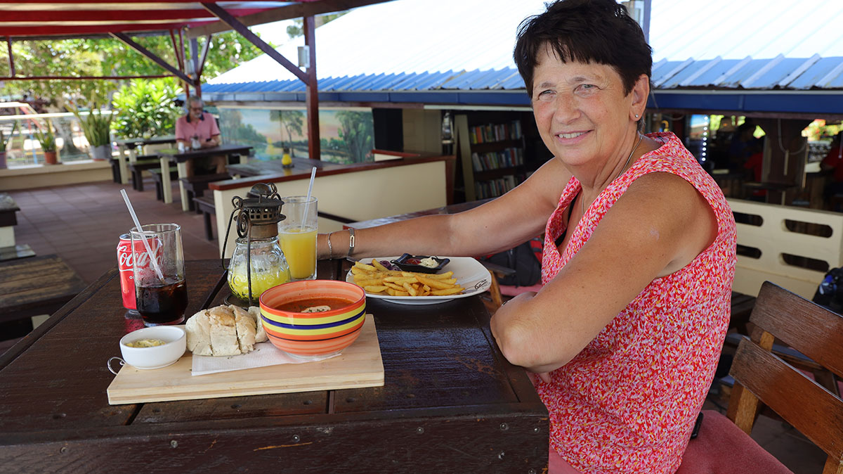 Gina bij restaurant River Breeze in Domburg